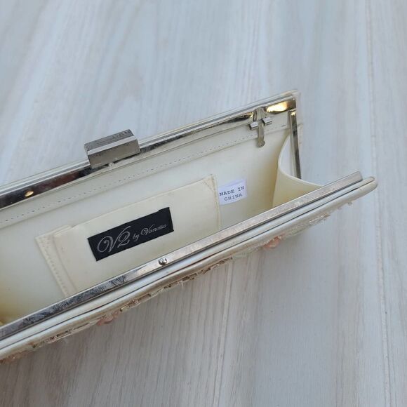 Vintage V2 clasp clutch purse Thin